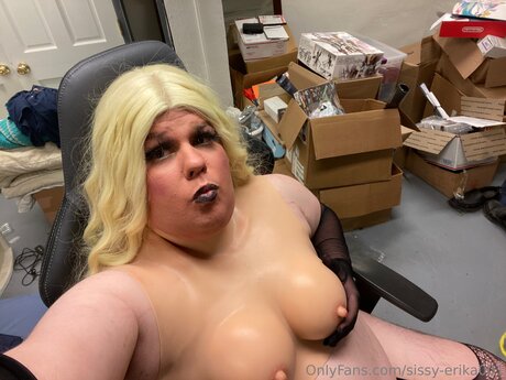 blonde midget onlyfans hot picture