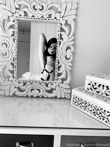 Moreforme69 star sex img