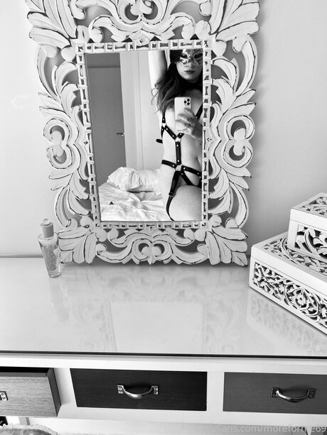 Moreforme69 model nude pic