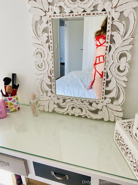 Moreforme69 nude thumbnail