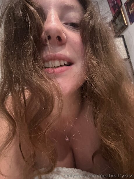 Peatykittykiss hd pornstar photos
