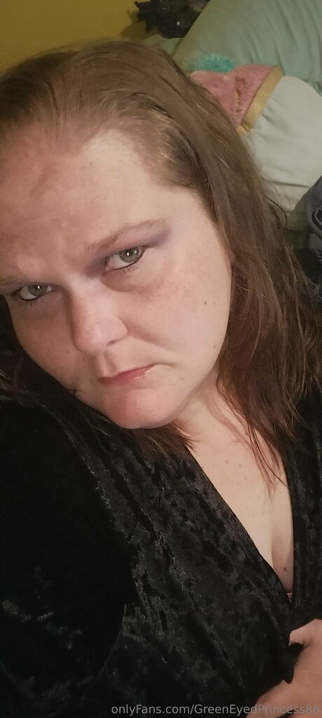 Greeneyedprincess86 profile pic