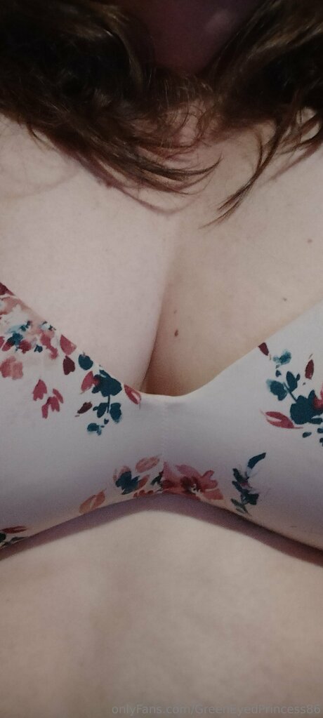 Greeneyedprincess86 model sex pics