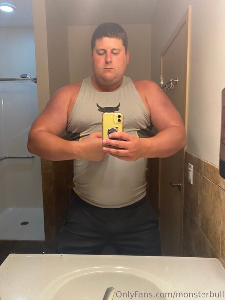 Thebulkinghog model porn picture