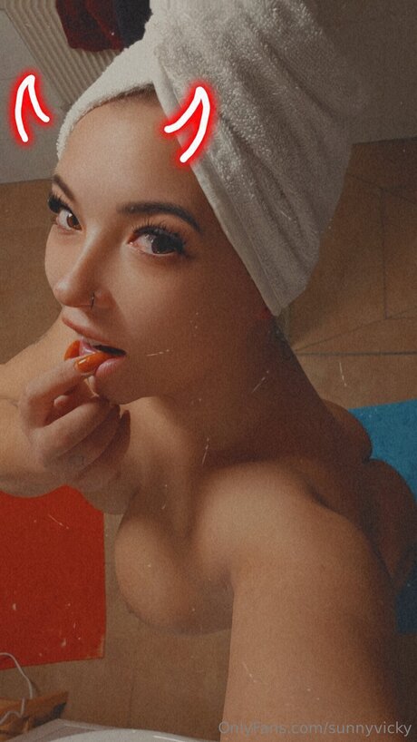 Sunnyvicky beautiful actress pics