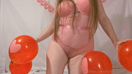 Naturally Naomi Free star art img