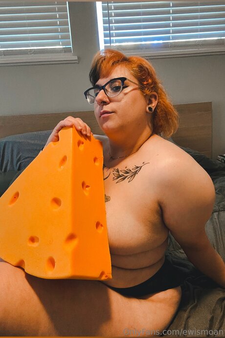Ewismoan star adult pic