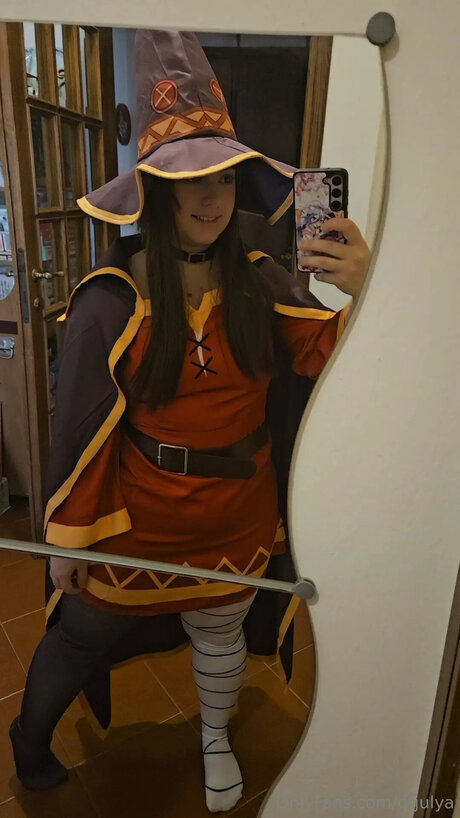 Julyett4 star exclusive pic