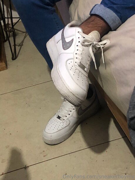 Sneakerboymx pretty model picture