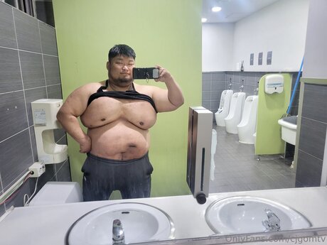 huge tits milf onlyfans hd photo