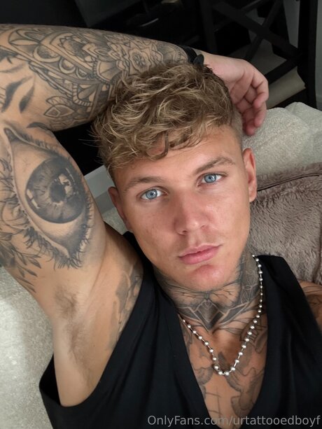 Urtattooedboyf model pornographic pictures