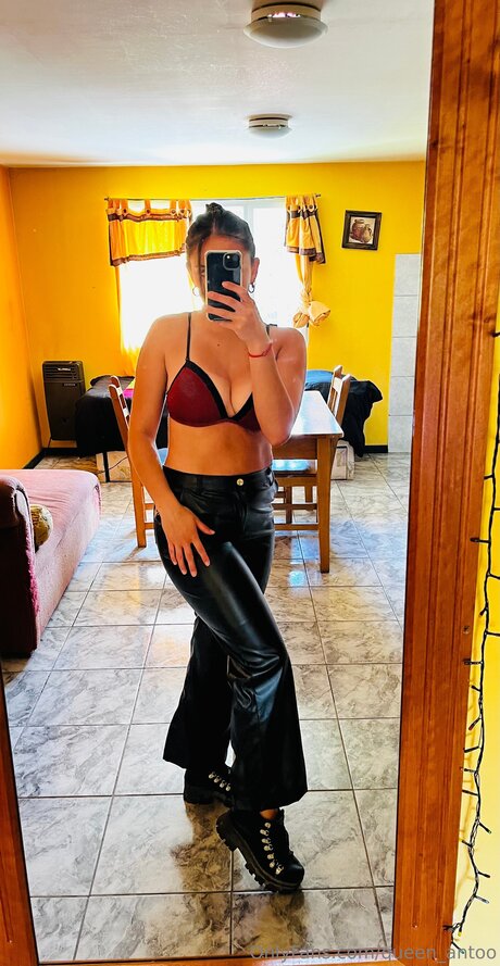 Queen Antoo profile pic