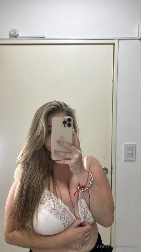 Jadeeechan naked pornstar gallery