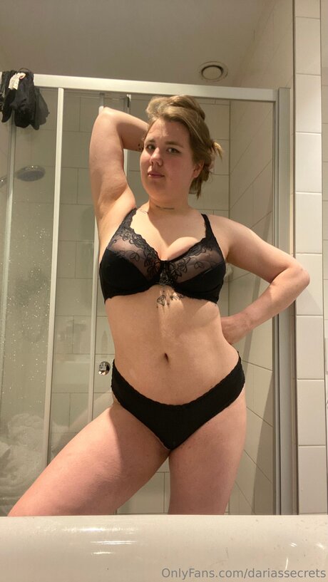 Dariassecrets erotic star pic