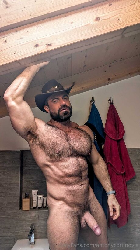Antonycortinovis nudes model picture