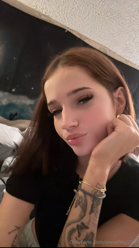 Snowwhyte222 xxx pornstar archive