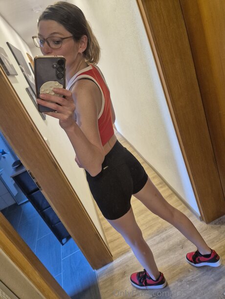 from behind onlyfans beautiful pics