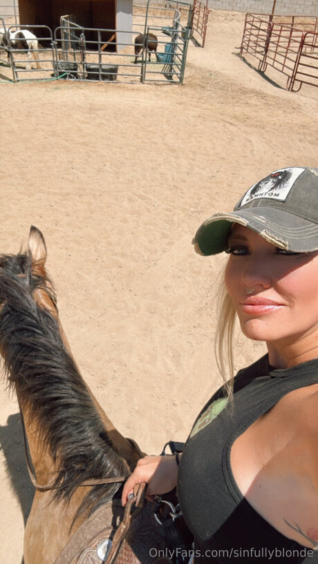 bbw hairy pussy onlyfans adult photo