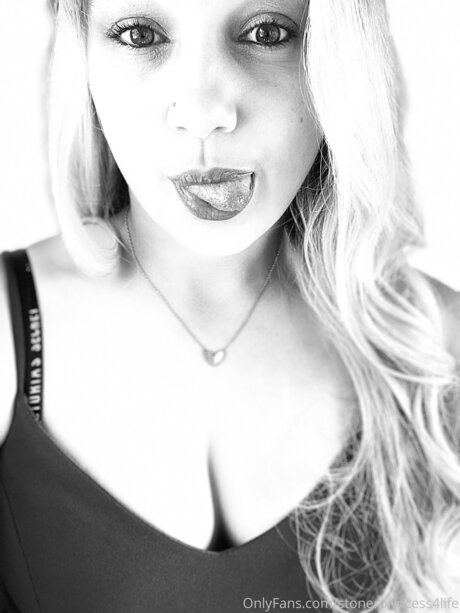 Stonerprincess4life pornstar sex img