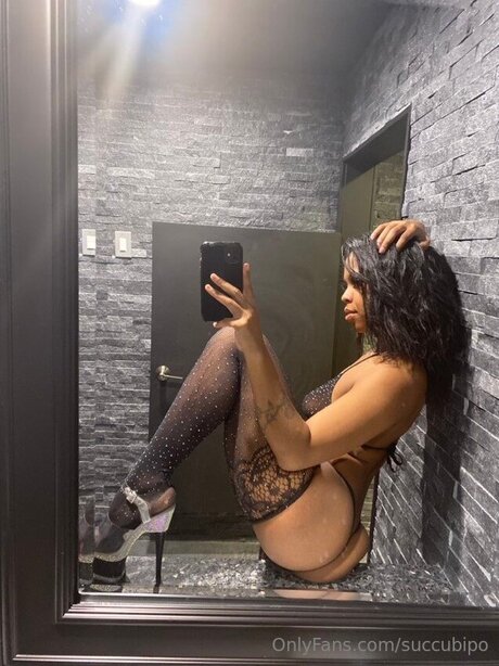Thexoclub model adult pictures