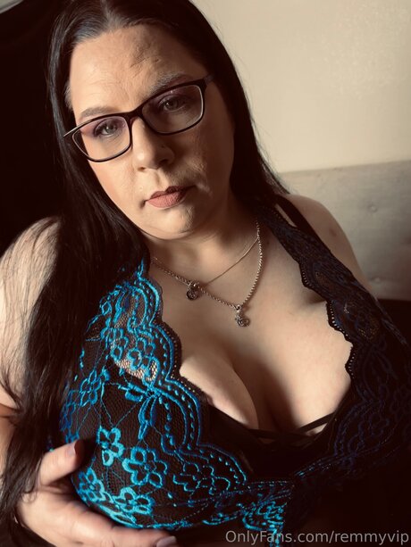 Remmyvip erotic actress pictures