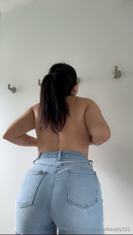 Mariahlovely222 model adult pic