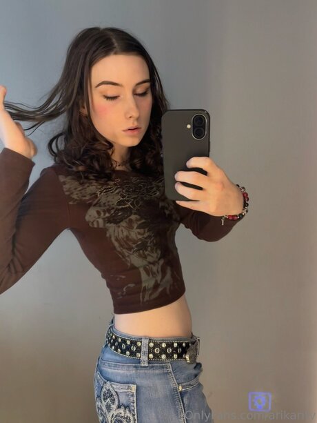 Arikaritv model naked gallery