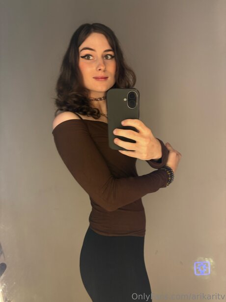 Arikaritv sex model picture
