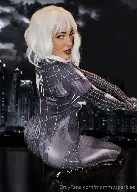 Mommysparkles hot model picture