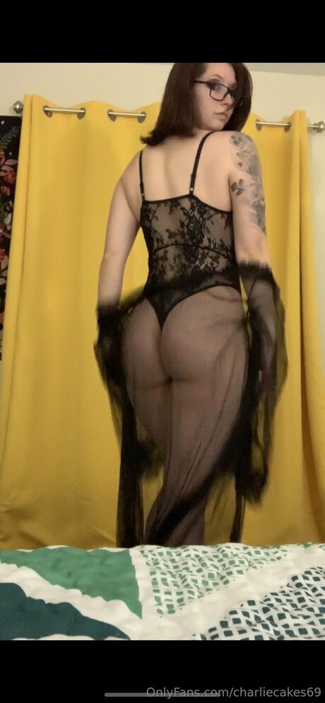 Charliecakes69 model top photos