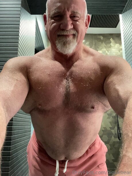 Bigukbear profile pic