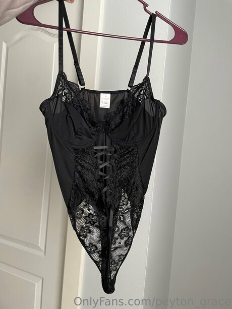 Peyton Grace nude actress picture