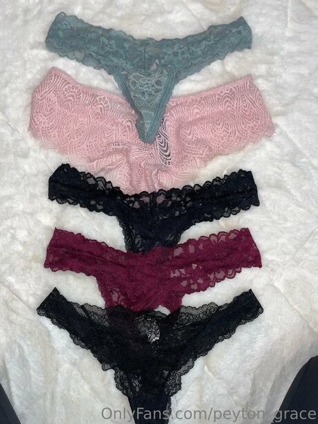 Peyton Grace star best photos