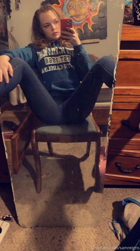 samreigns nude thumbnail