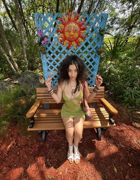GroovyMya star naked image