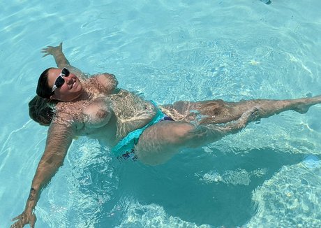 blonde fitness onlyfans adult photo