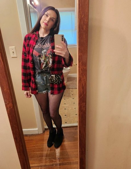 laced raven sexy star photos