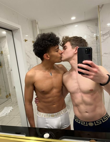 frostyonly nude star photo