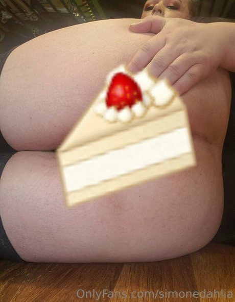 simonedahlia profile pic