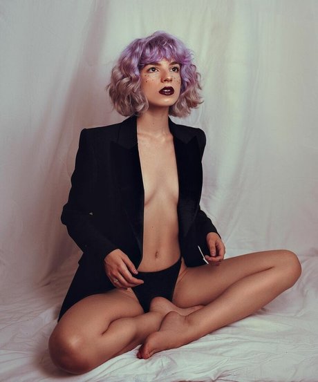 milf orgasm onlyfans art naked pics