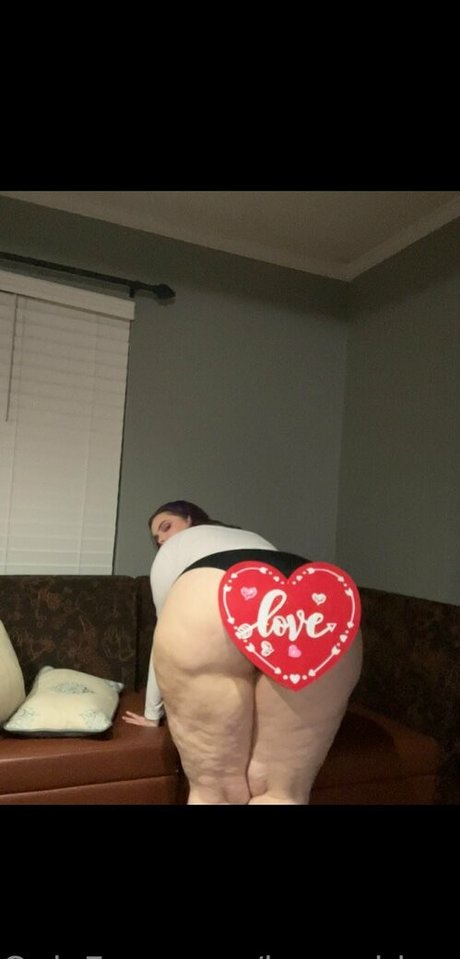 honeybiscuit20 profile pic