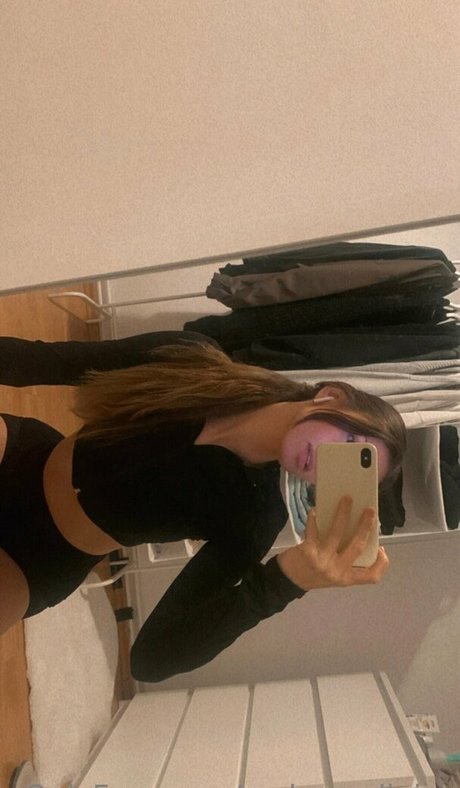 luu iiza pornstar naked images