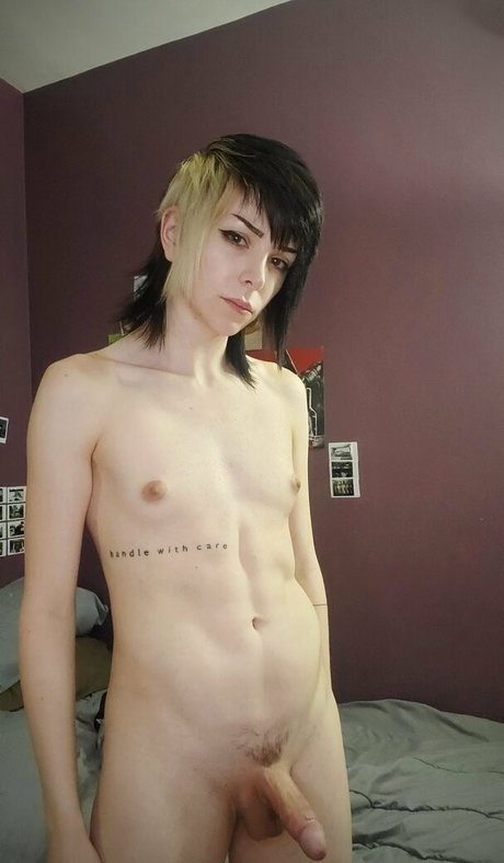 futchgod nude model pic