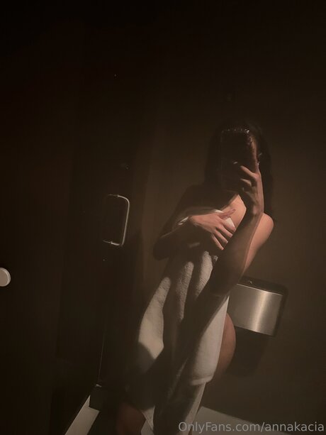 Annakacia nude star images
