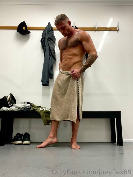 Joeyflex69 beautiful model photos