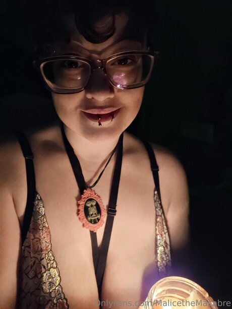 Malicethemacabre star free pics