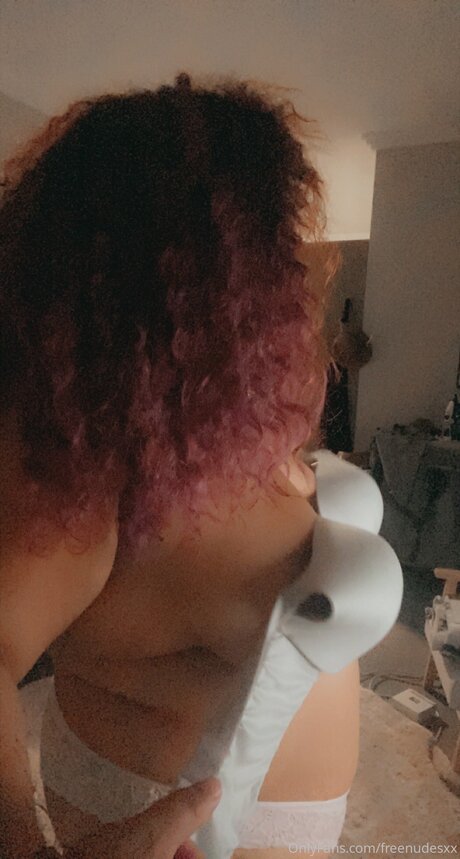 Askskank star nude photos