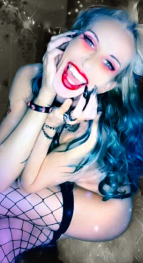 Aliengirlalt Free art star image