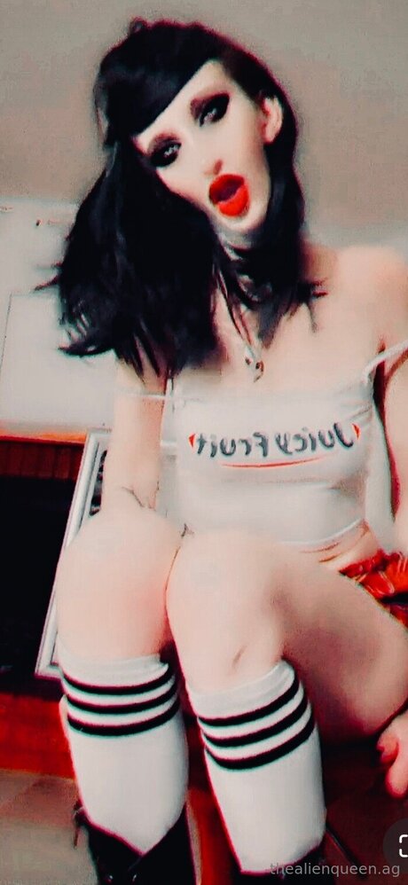 Aliengirlalt Free nude pornstar img