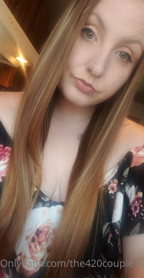 The420couple Xo erotic model photo